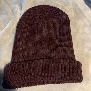 🚨Maroon Beanie🚨